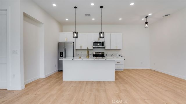 1822 Pomona, Costa Mesa, CA 92627