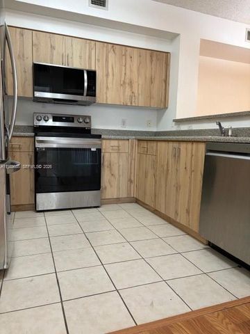 8000 N Nob Hill Rd 206, Tamarac, FL 33321