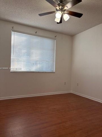 8000 N Nob Hill Rd 206, Tamarac, FL 33321