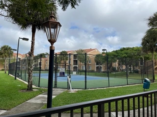 8000 N Nob Hill Rd 206, Tamarac, FL 33321