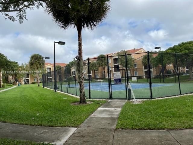 8000 N Nob Hill Rd 206, Tamarac, FL 33321