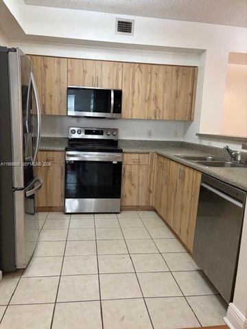 8000 N Nob Hill Rd 206, Tamarac, FL 33321