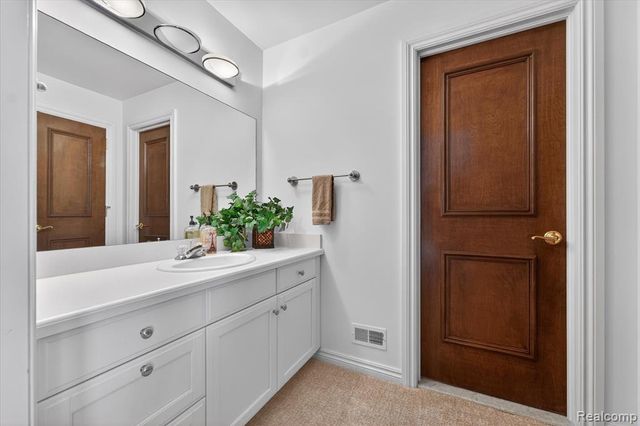 4806 Goodison Place Drive, Rochester, MI 48306