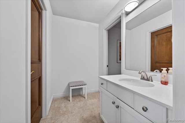 4806 Goodison Place Drive, Rochester, MI 48306