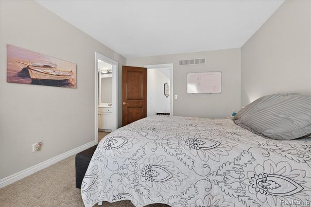 4806 Goodison Place Drive, Rochester, MI 48306