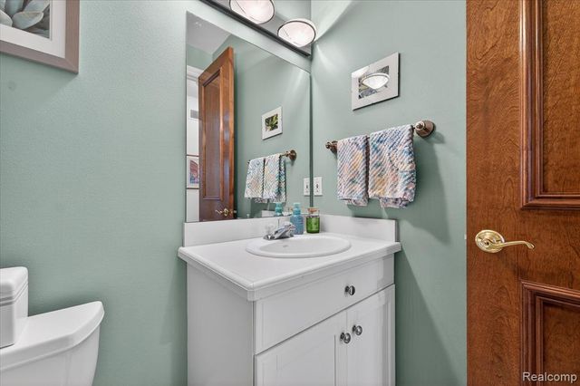 4806 Goodison Place Drive, Rochester, MI 48306