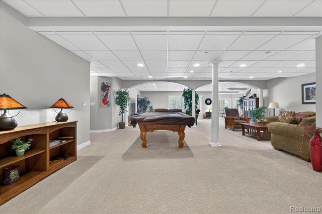 4806 Goodison Place Drive, Rochester, MI 48306