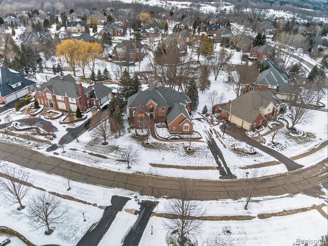 4806 Goodison Place Drive, Rochester, MI 48306