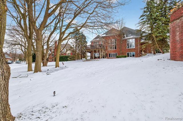 4806 Goodison Place Drive, Rochester, MI 48306