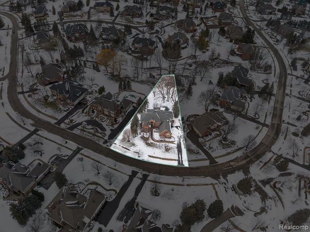 4806 Goodison Place Drive, Rochester, MI 48306