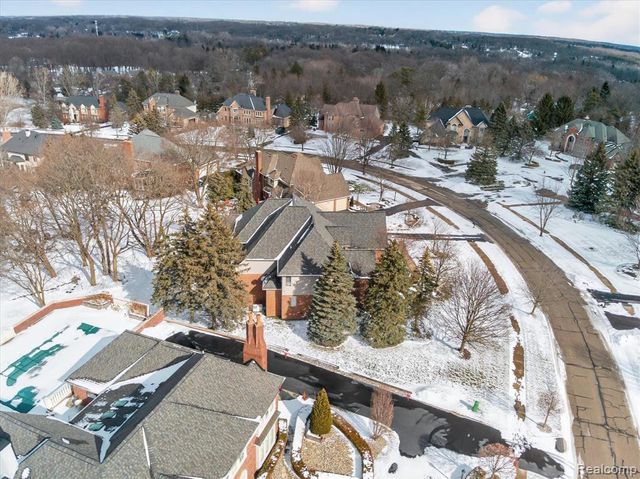 4806 Goodison Place Drive, Rochester, MI 48306