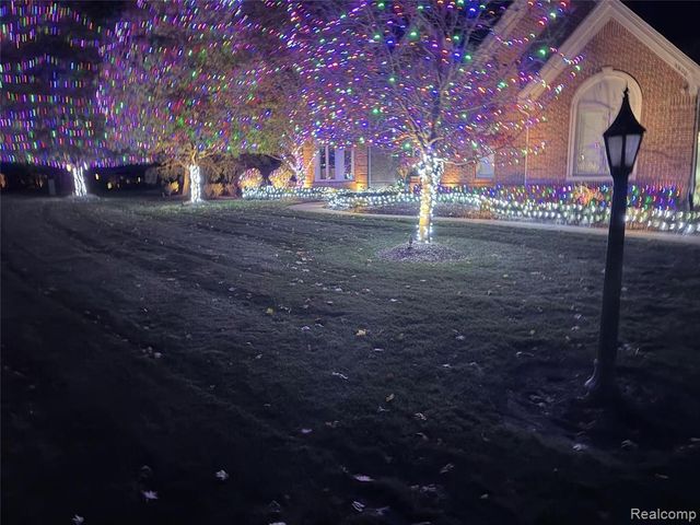 4806 Goodison Place Drive, Rochester, MI 48306