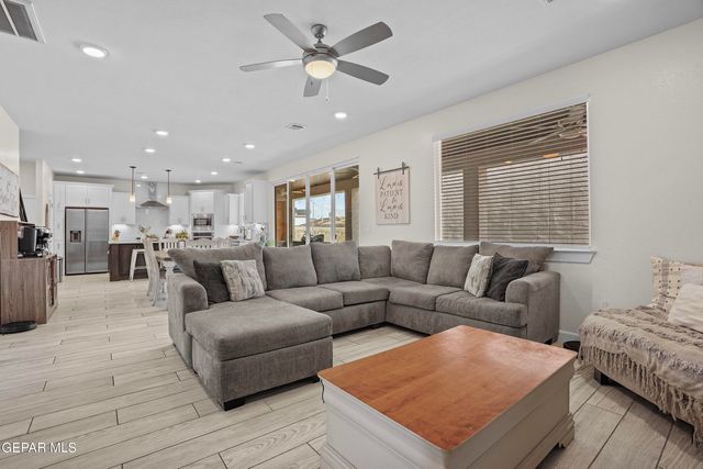 412 FRODSHAM Street, El Paso, TX 79928