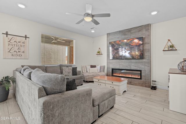 412 FRODSHAM Street, El Paso, TX 79928