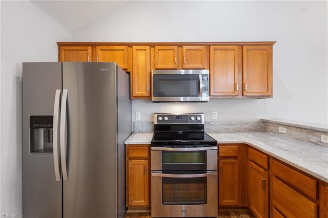 130 Villa DR, Poquoson, VA 23662
