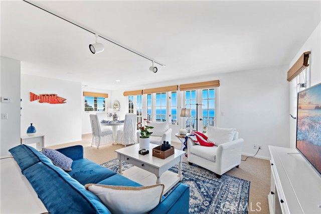 2173 Crestview Drive, Laguna Beach, CA 92651