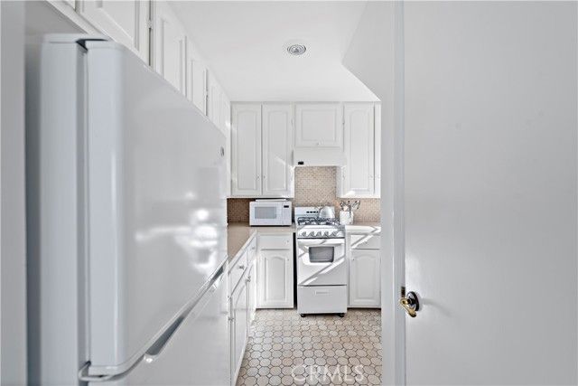 2173 Crestview Drive, Laguna Beach, CA 92651