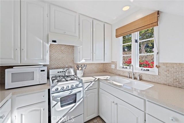 2173 Crestview Drive, Laguna Beach, CA 92651