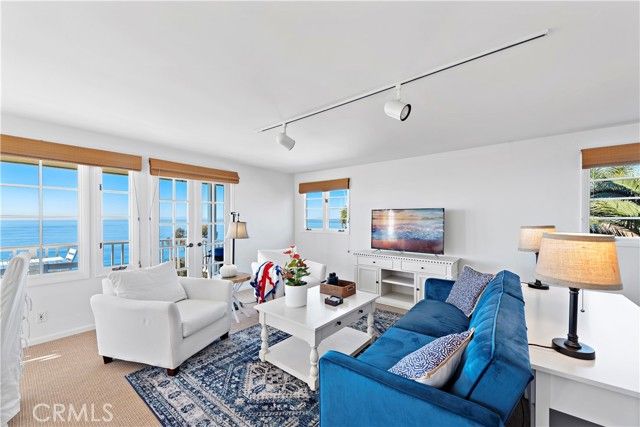 2173 Crestview Drive, Laguna Beach, CA 92651