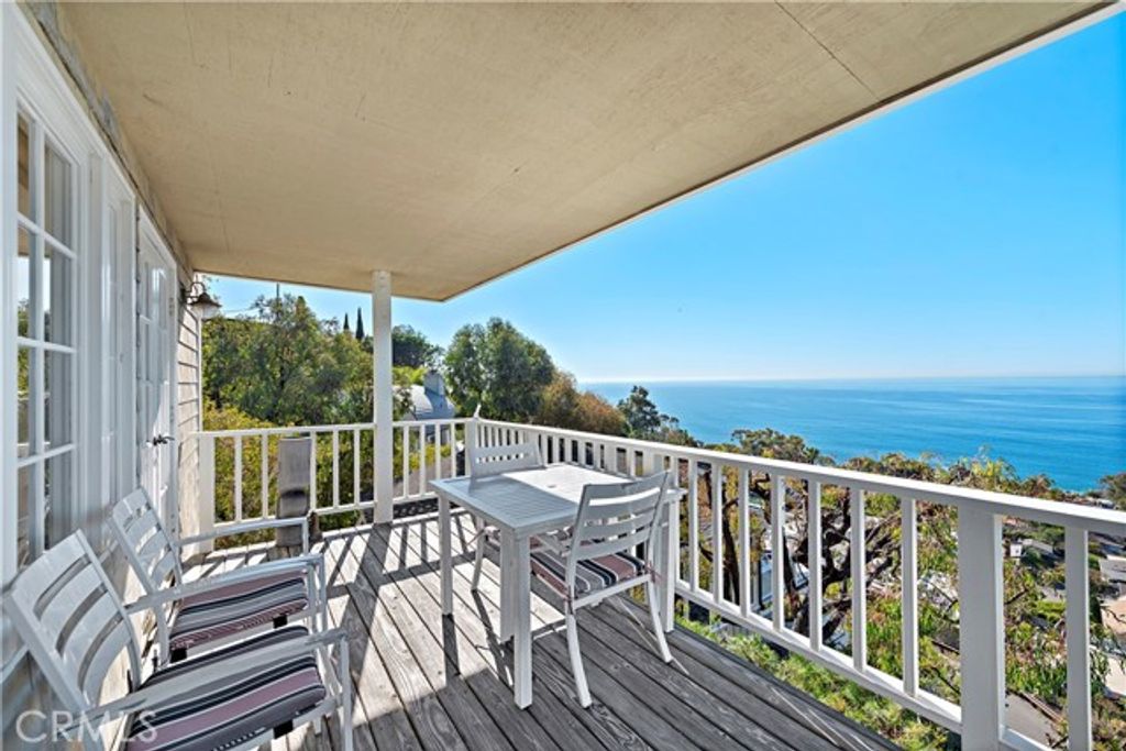 2173 Crestview Drive, Laguna Beach, CA 92651