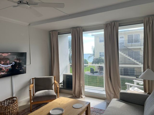 1041 Hillsboro Mile 18, Hillsboro Beach, FL 33062