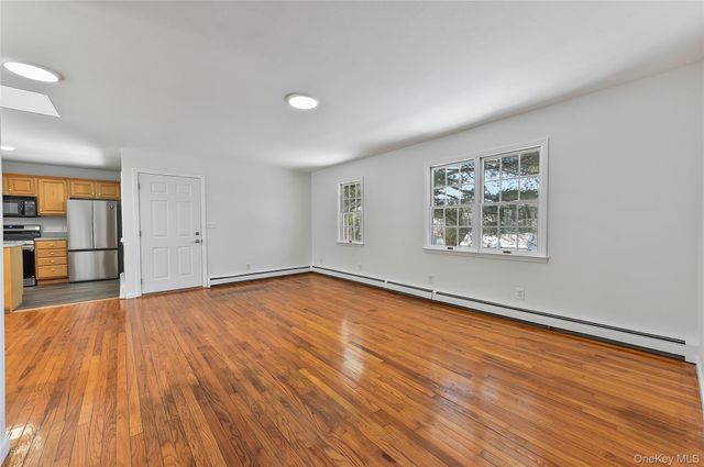 320 Walnut Avenue, New Windsor, NY 12553