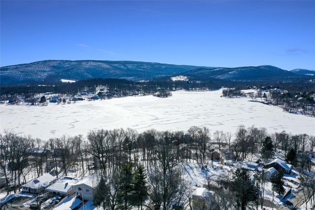 320 Walnut Avenue, New Windsor, NY 12553