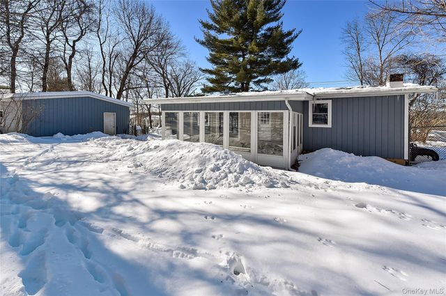 320 Walnut Avenue, New Windsor, NY 12553