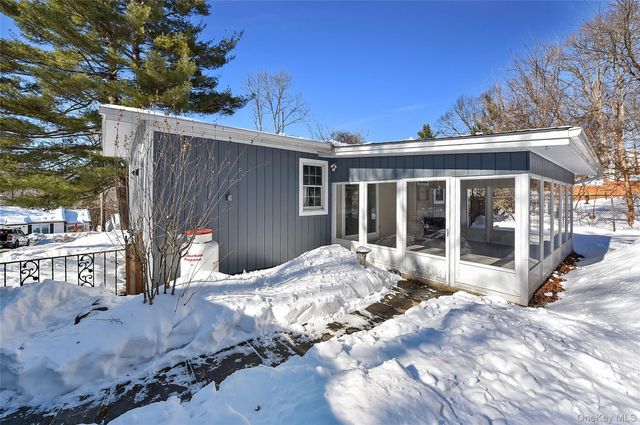 320 Walnut Avenue, New Windsor, NY 12553