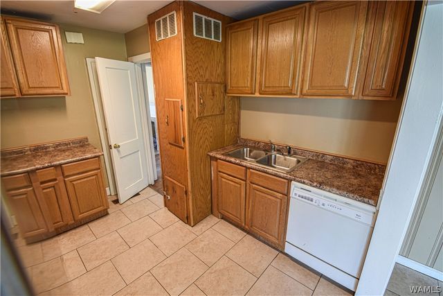 37 Springbrook, Tuscaloosa, AL 35405