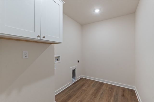 8 Topcliffe Lane, Bella Vista, AR 72715