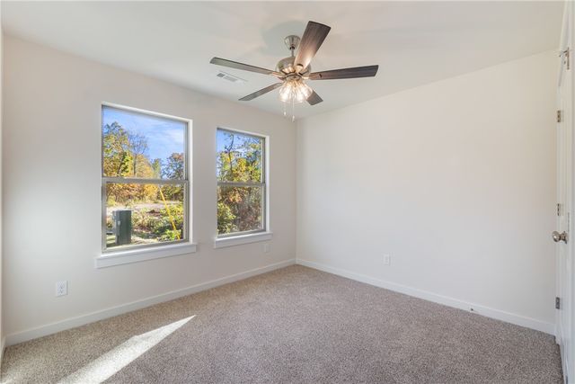 8 Topcliffe Lane, Bella Vista, AR 72715