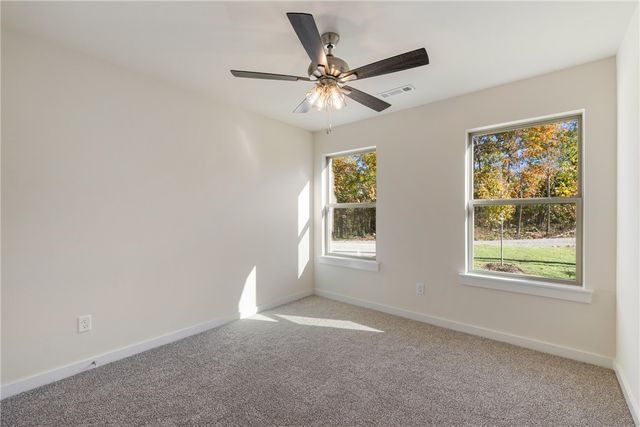 8 Topcliffe Lane, Bella Vista, AR 72715