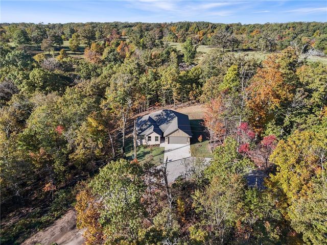 8 Topcliffe Lane, Bella Vista, AR 72715