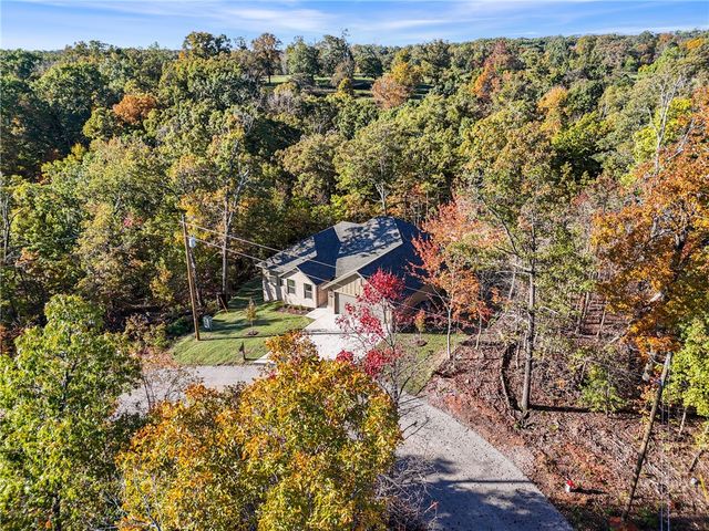 8 Topcliffe Lane, Bella Vista, AR 72715
