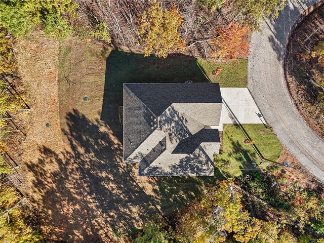 8 Topcliffe Lane, Bella Vista, AR 72715