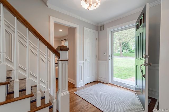 33 Northwood Circle, Huntington, NY 11743