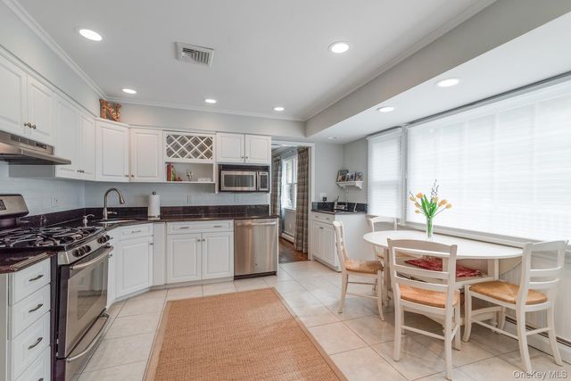 33 Northwood Circle, Huntington, NY 11743