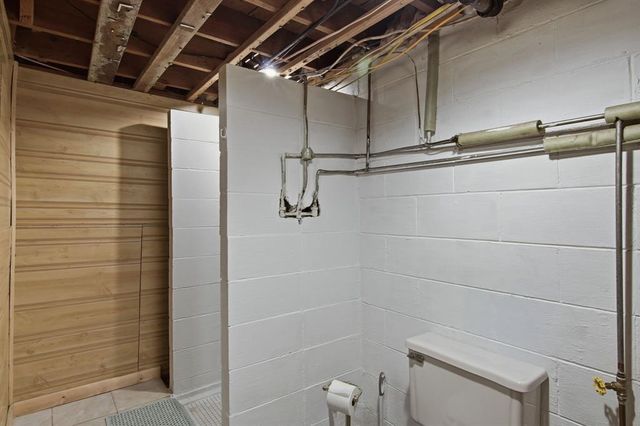 2124 Edgewood Lane, Eau Claire, WI 54703