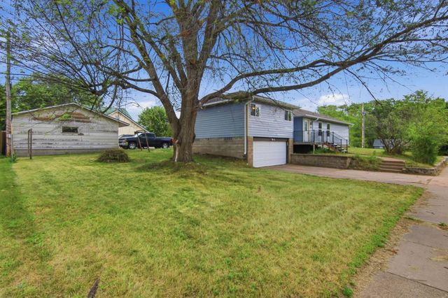 2124 Edgewood Lane, Eau Claire, WI 54703