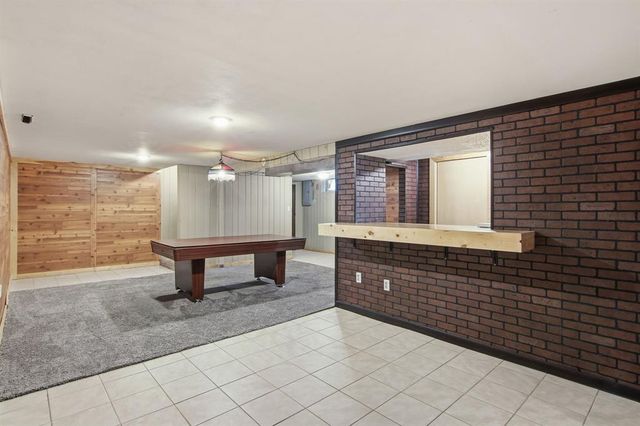 2124 Edgewood Lane, Eau Claire, WI 54703