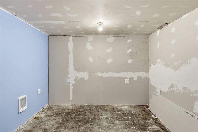 2124 Edgewood Lane, Eau Claire, WI 54703
