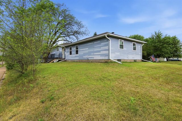 2124 Edgewood Lane, Eau Claire, WI 54703