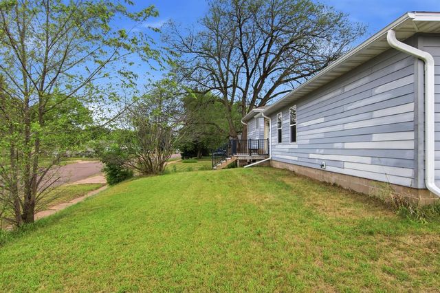 2124 Edgewood Lane, Eau Claire, WI 54703