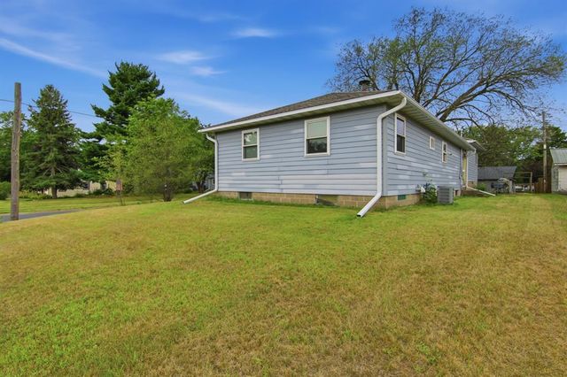 2124 Edgewood Lane, Eau Claire, WI 54703