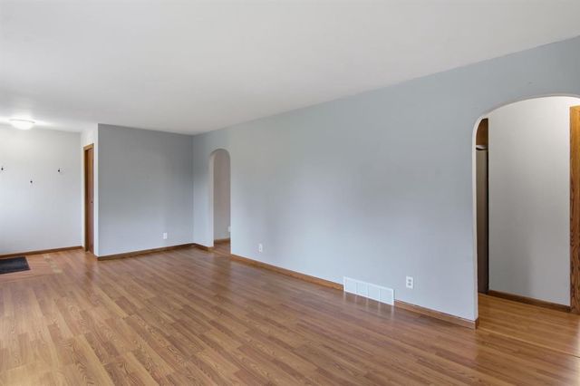 2124 Edgewood Lane, Eau Claire, WI 54703