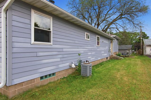 2124 Edgewood Lane, Eau Claire, WI 54703