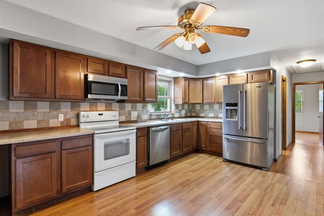 2124 Edgewood Lane, Eau Claire, WI 54703