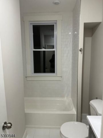 60 Cambridge St, East Orange City, NJ 07018