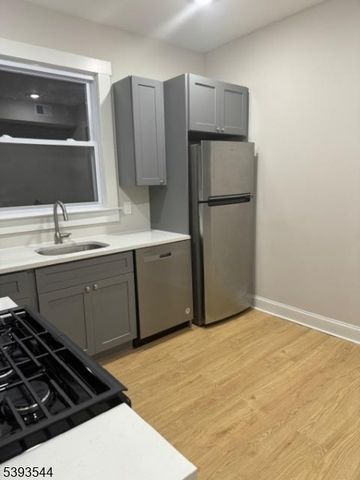 60 Cambridge St, East Orange City, NJ 07018